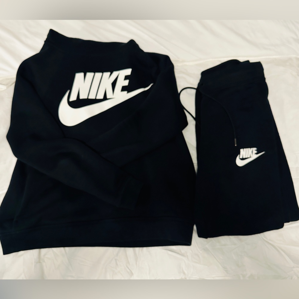 Black Nike Sweat